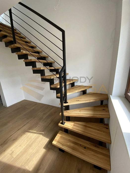 Schody na konstrukcji stalowej metalowe loft