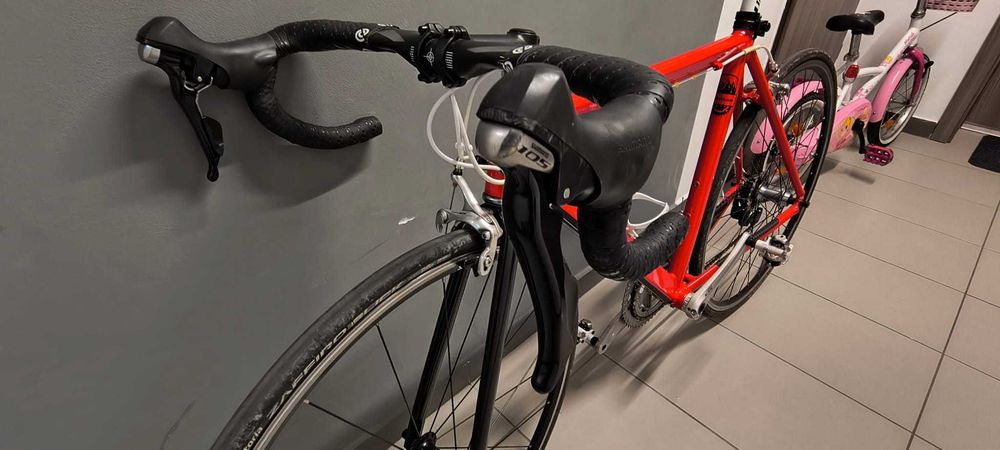 Rower szosowy "SPECJALIZED" grupa shimano 105 - piękny stan