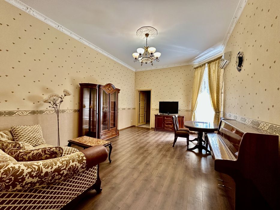 Аренда трехкомнатной квартиры в Одессе. Парк Шевченко. Дельфинарий