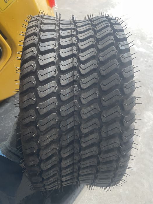 2x18/8.5r8 BKT kostka