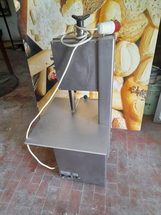 Lote de Maquinas diversas de café e talho padaria etc.