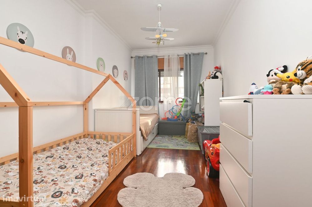 Apartamento T3 com parqueamento | Urbanização da Cavaleira, Algueir...
