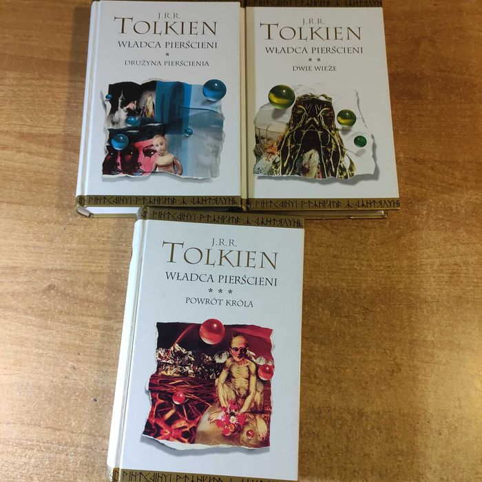 J.R.R. Tolkien  " Władca  pierścieni"  Tom I  II  III, wydanie  MUZA  S.A 2002r