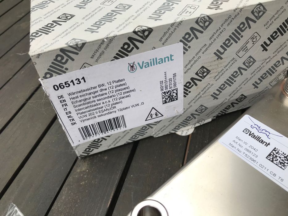 Nowy, wtórny wymiennik ciepła Vaillant 065131, 12 płyt