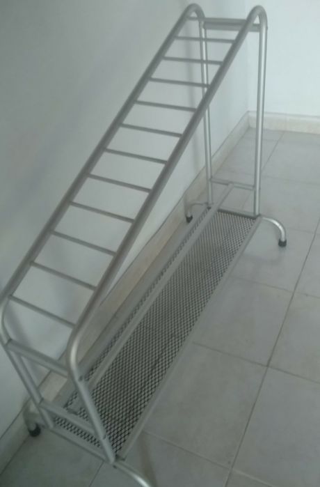 Expositor de bengalas , chapéus