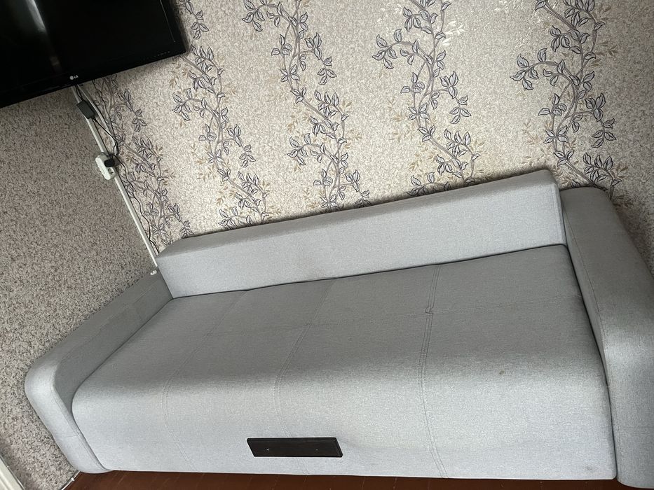 Продам диван в хорошому стані