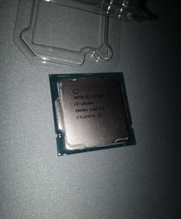 Procesor i3 10100fF