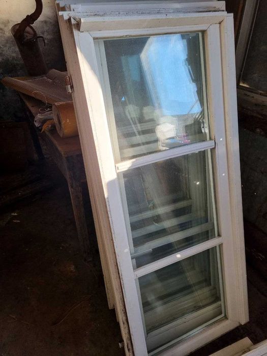Vendo janelas e portas de madeira com vidro duplo (usadas)