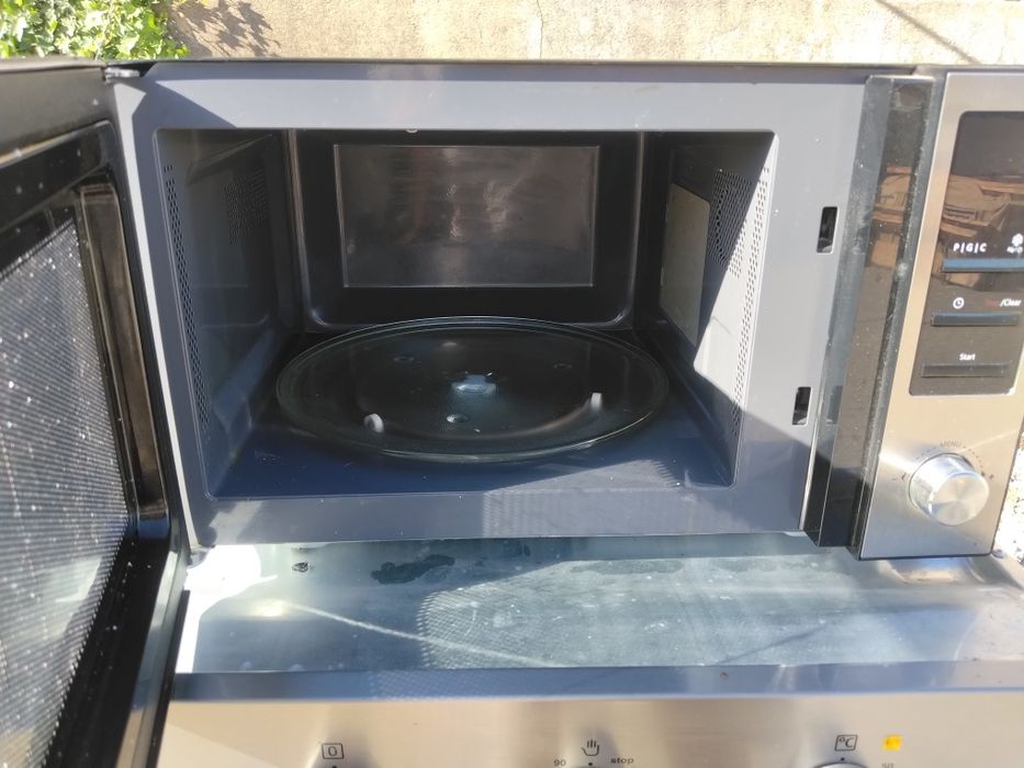 Forno, maq café, 2 microondas