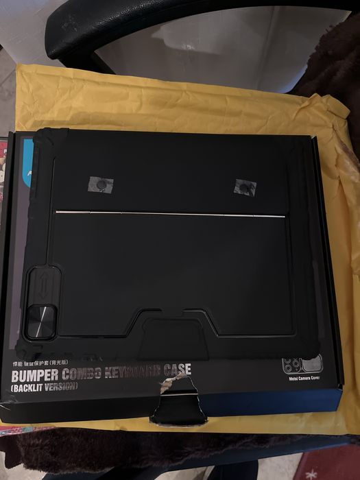 Capa com teclado Nilkin para Ipad