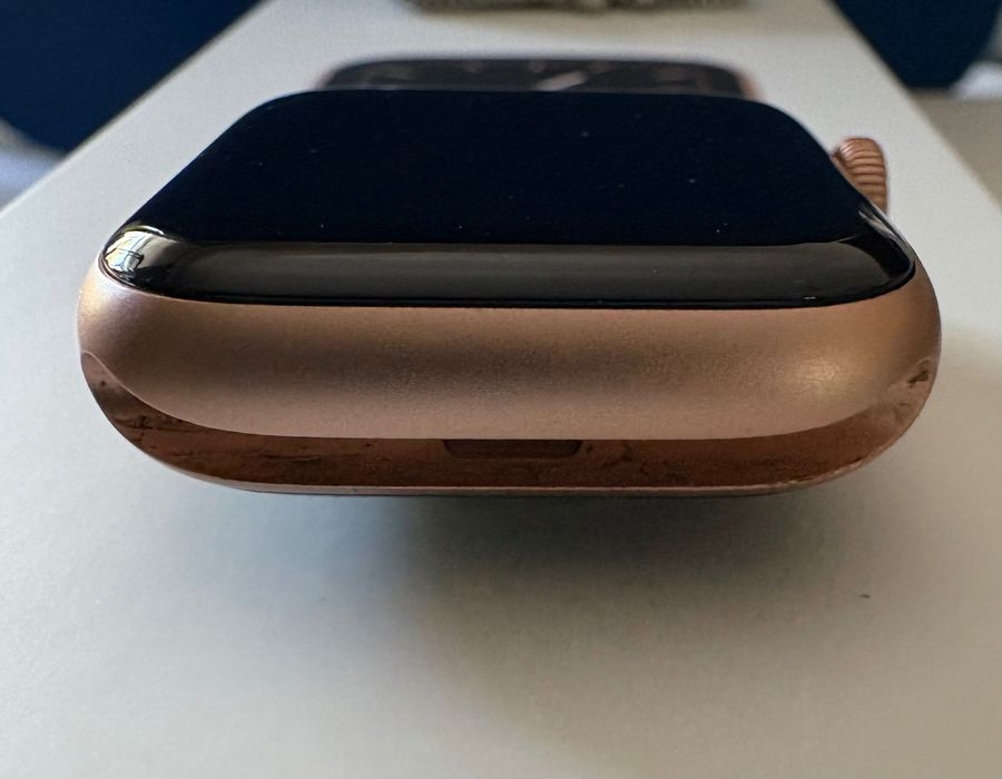 Apple Watch Series 5 (GPS, 40MM)