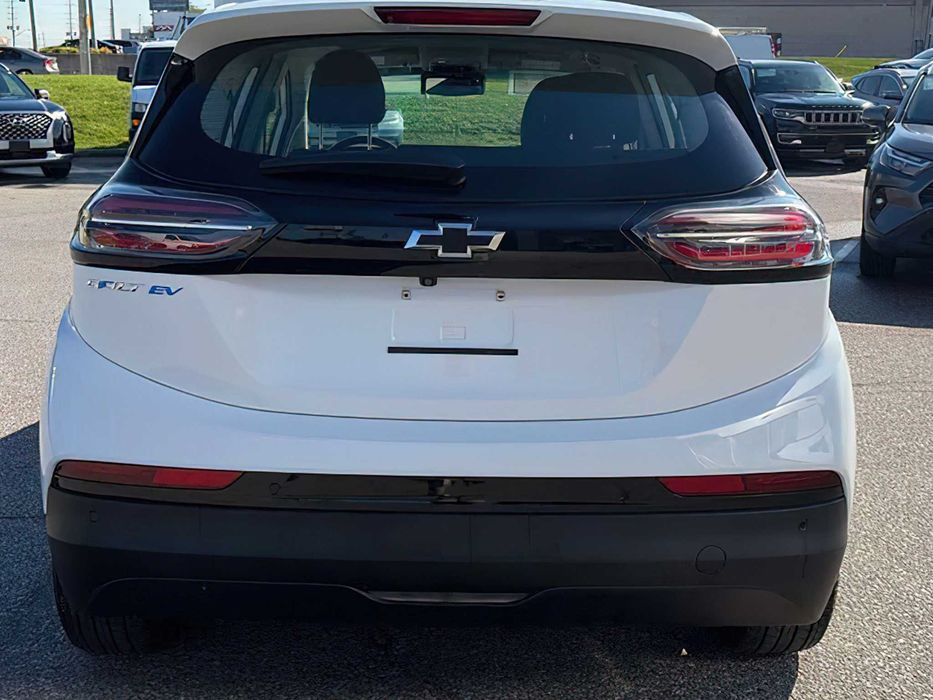 Chevrolet Bolt EV      2023