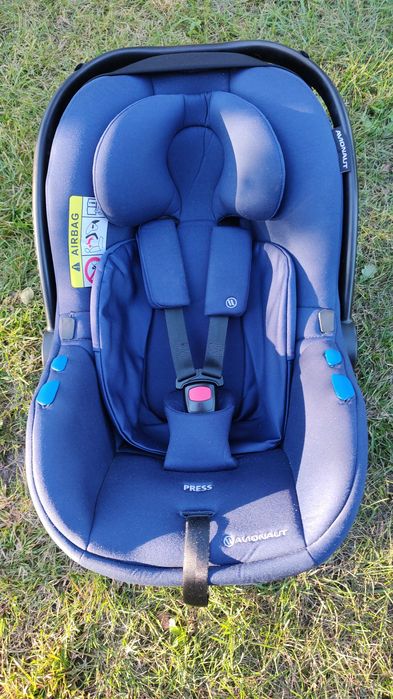 Fotelik Avionaut Pixel z bazą