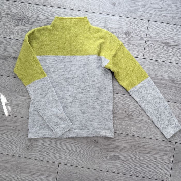 Fajny sweter. Reserved