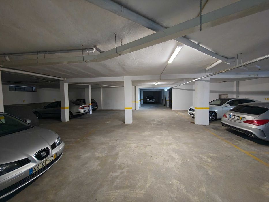 Arrendamento Aluguer Garagem Garagens Rua do Taxa (Braga)