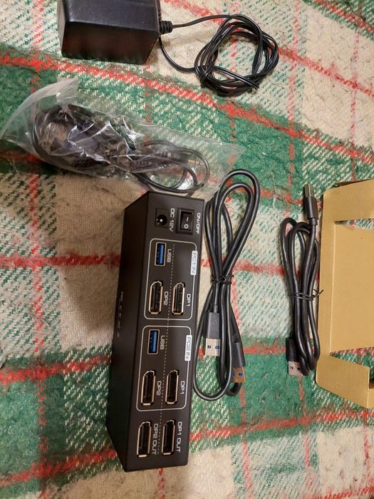 Promka  Świątecza Rozdzielacz Display port KVM switch dwa monitory