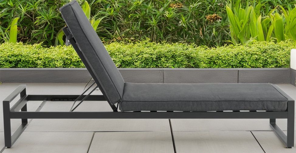 Nowy leżak Vonge z pokryciem szybkoschnącym.