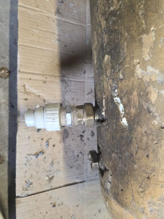 Bojler z grzałką elektryczną