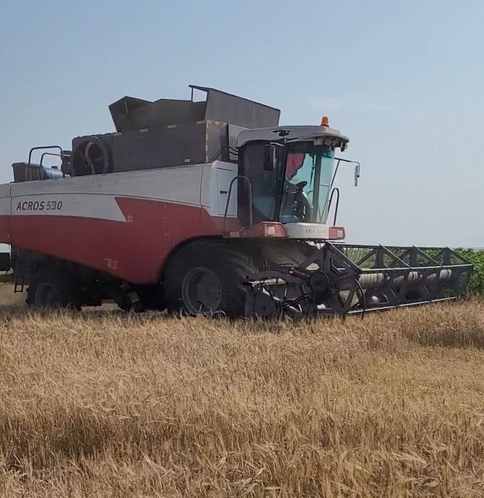 Продам комбаин AKROS 530