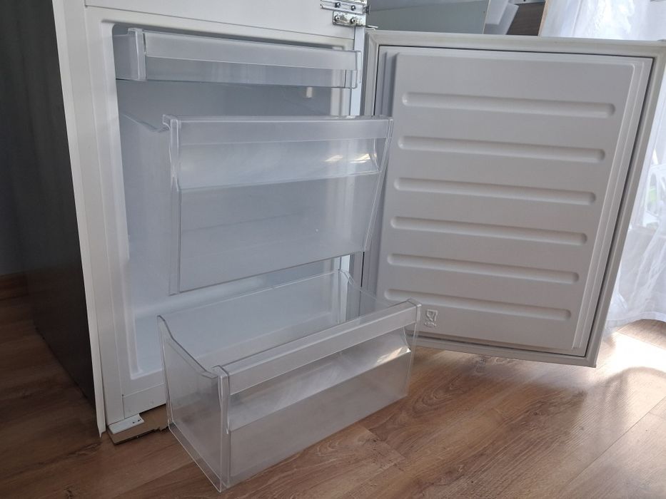 Lodówka IKEA EFFEKTFULL A+ sprawna w dobrym stanie odbiór od ręki