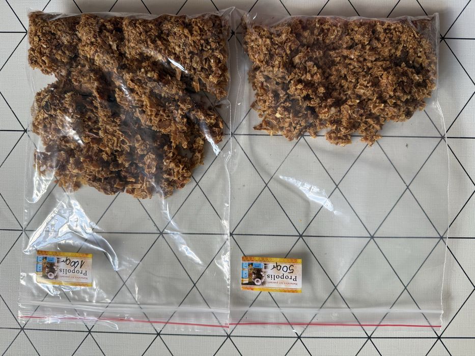 Propolis , kit pszczeli 100 gram.