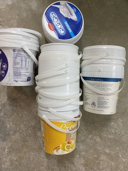 Potes em plastico duro