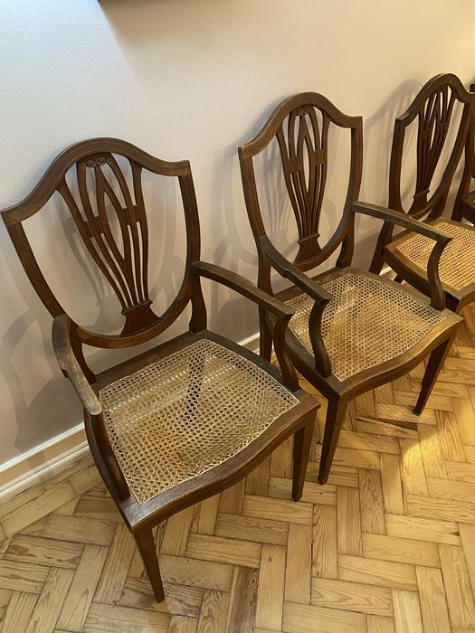 Mesa de Jantar c/ Cadeiras