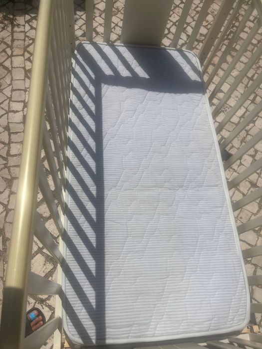 Vendo Berço com Colchão