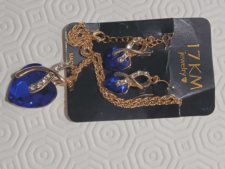 Conjunto de colar e brincos