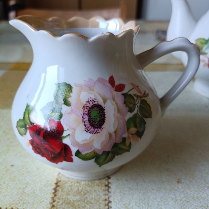 Заварник /сахарниця/вершковник/блюдця вінтаж