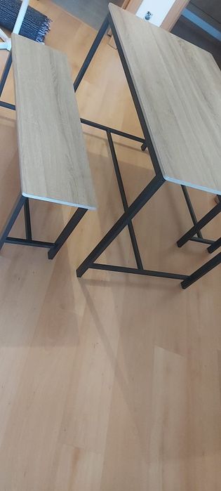 Mesa cozinha com 2 bancos