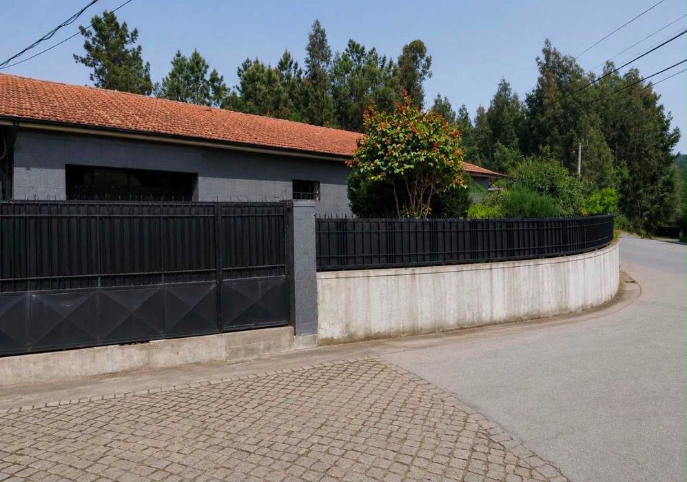 Armazém 1.500m com licença industrial
