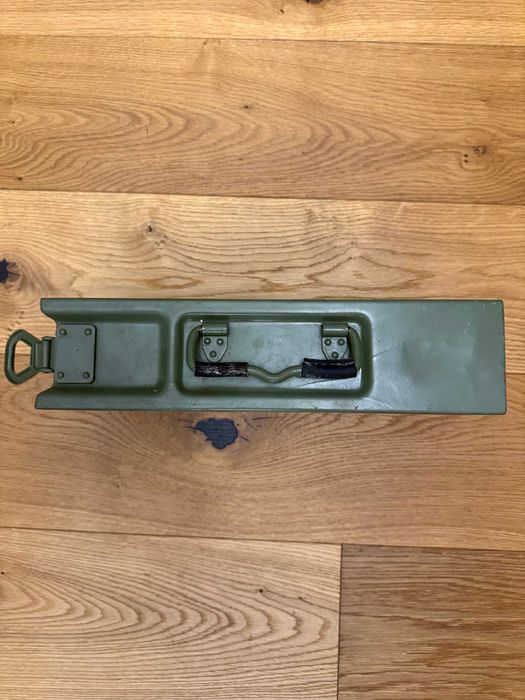 Sprzedam skrzynkę na amunicję do Mg 34/42 z Jugosławii