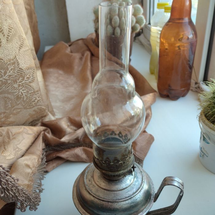 Керосиновая лампа.