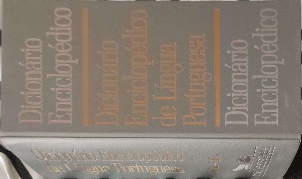Dicionários Enciclopédico de língua Portuguesa