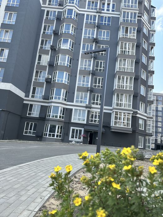 Продаж 2-кімнатна в центрі міста