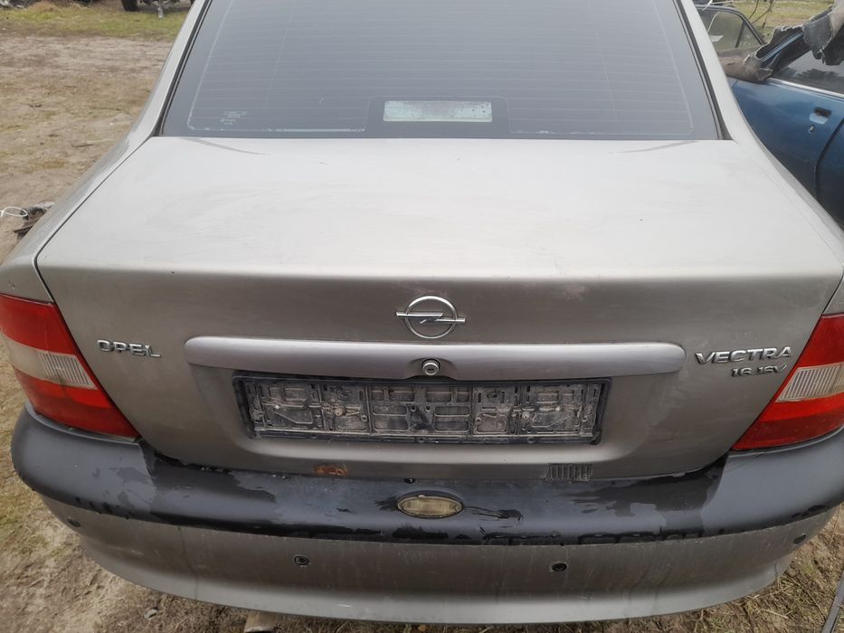 Крышка багажника Опель Вектра Б