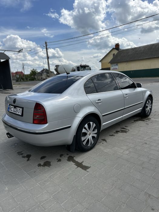 Skoda superb 2003 року 2.5 V6 дизель 3500$