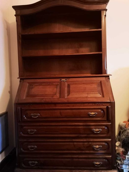 Estante/secretaria em bom estado