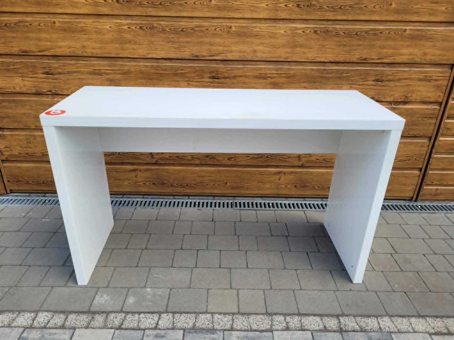 Biurko BIAŁE młodzieżowe 135 cm. w bardzo ładnym stanie dowóz GRATIS..
