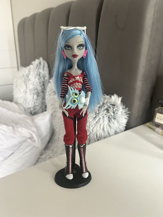Monster high гулія базова на чорних резинках