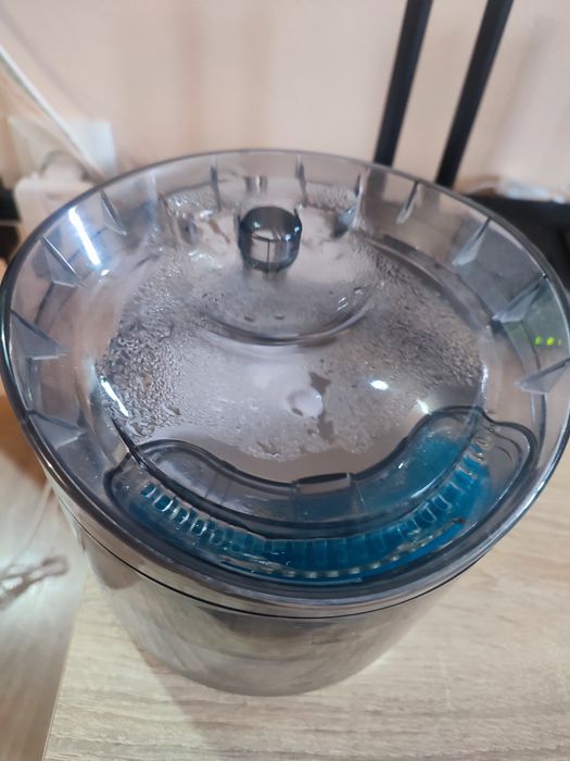 Фонтан поїлка для котів собак