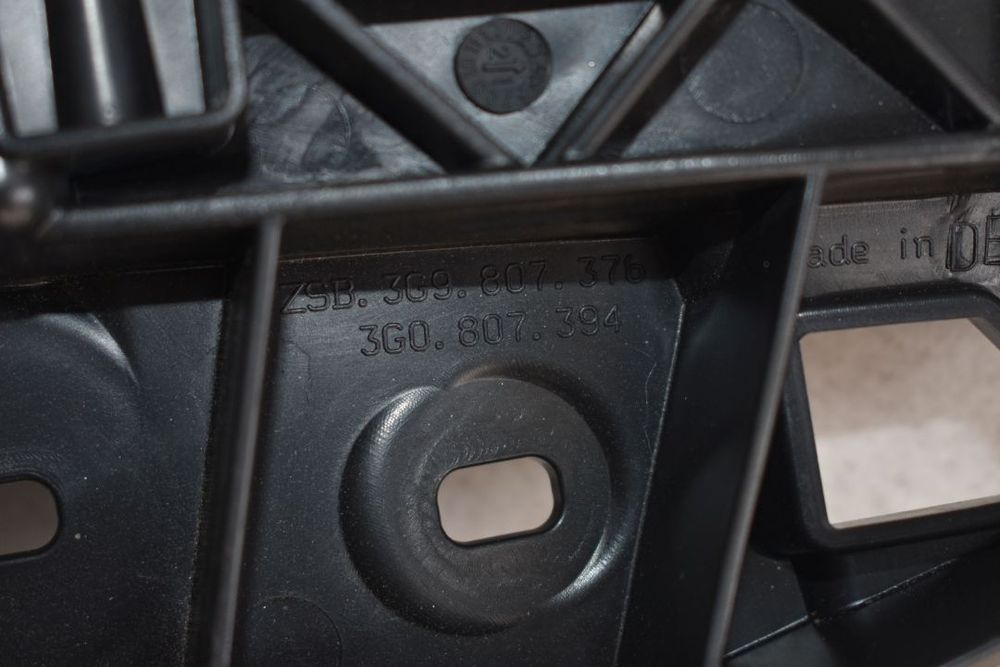 mocowanie ślizg zderzaka passat b8 kombi prawy tył