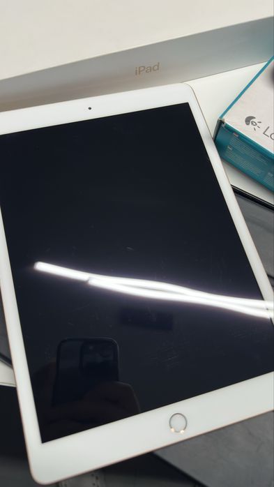 IPad 7 gen 32GB Rose + rysik Baseus+ klawiatura Logitech + etui