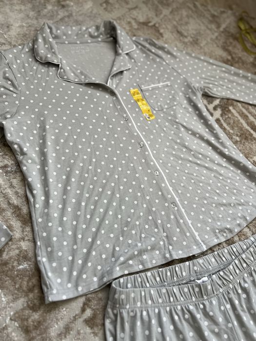 Piżama szara w kropki zapinana roz. L (42-44) . Nowa
