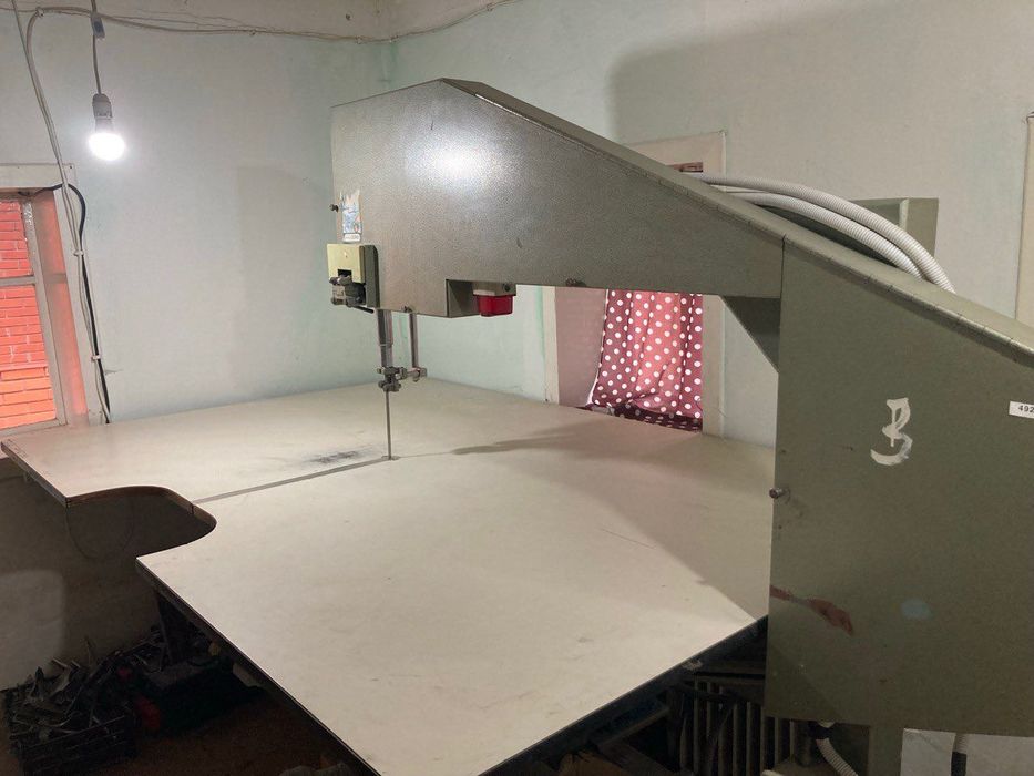 Швейная машинка, оверлок и раскройное оборудование. Распродажа