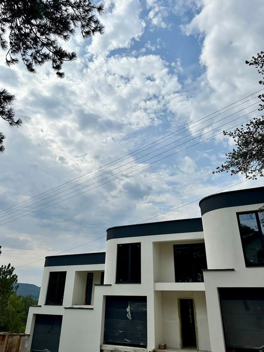 Продажа преміальних таунхаусів в заповідній зоні Ужгорода