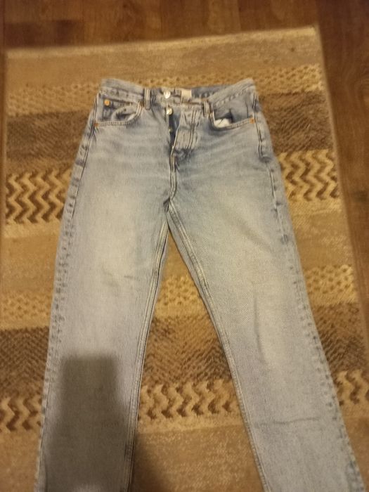 Продам джинсы женские М