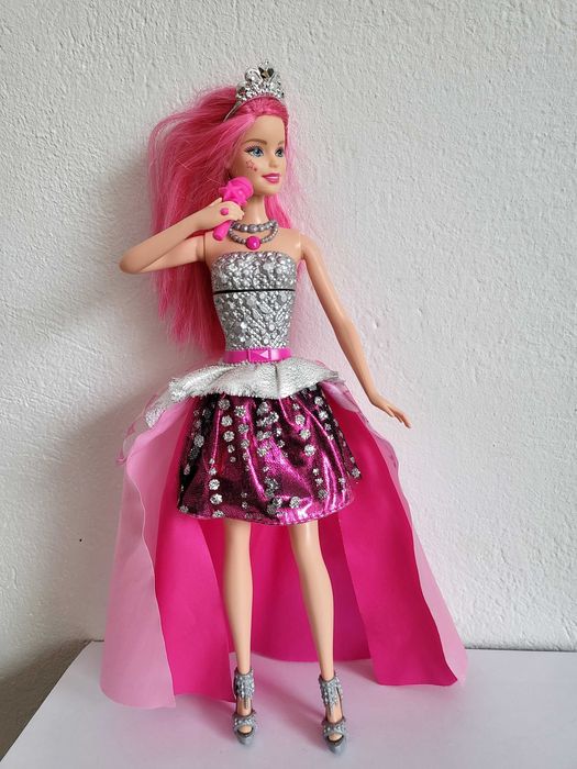 Barbie śpiewająca lalka księżniczka Courtney–Erika gwiazda rockowa 2w1