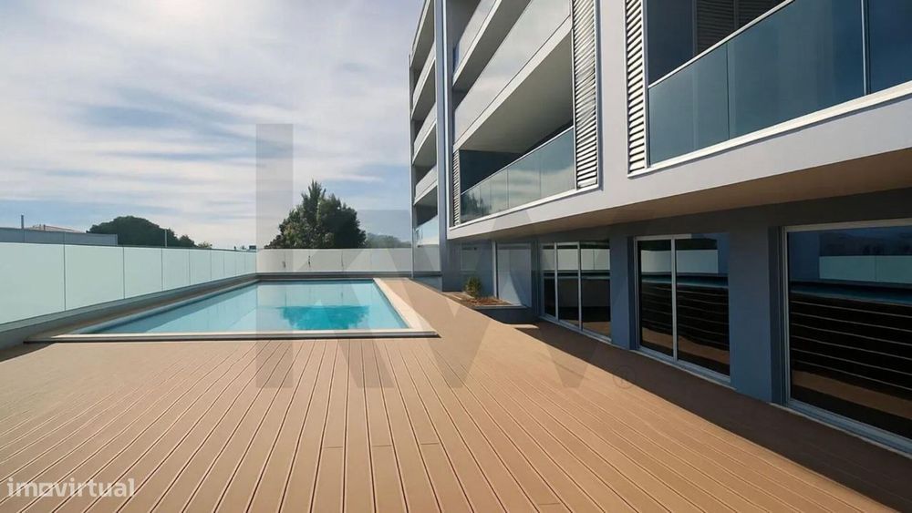 Stunning T4+1 Duplex with Panoramic View over the Tagus River